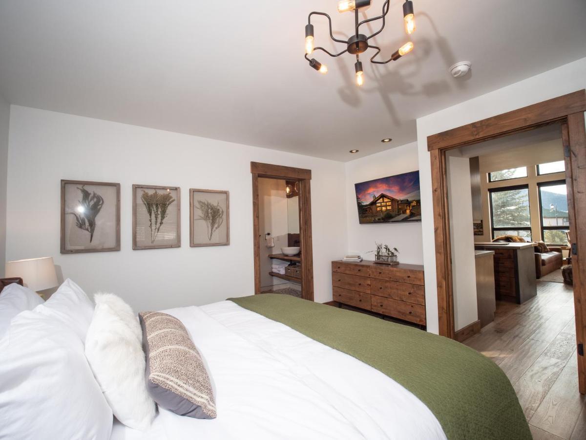 Chic Retreat Indoor Outdoor Fireplace, Private Jacuzzi, Great Location! Estes Park Ngoại thất bức ảnh
