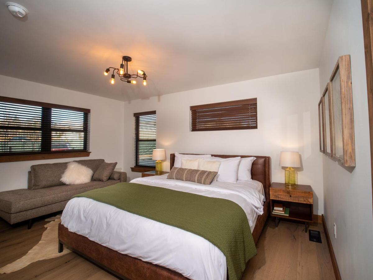 Chic Retreat Indoor Outdoor Fireplace, Private Jacuzzi, Great Location! Estes Park Ngoại thất bức ảnh