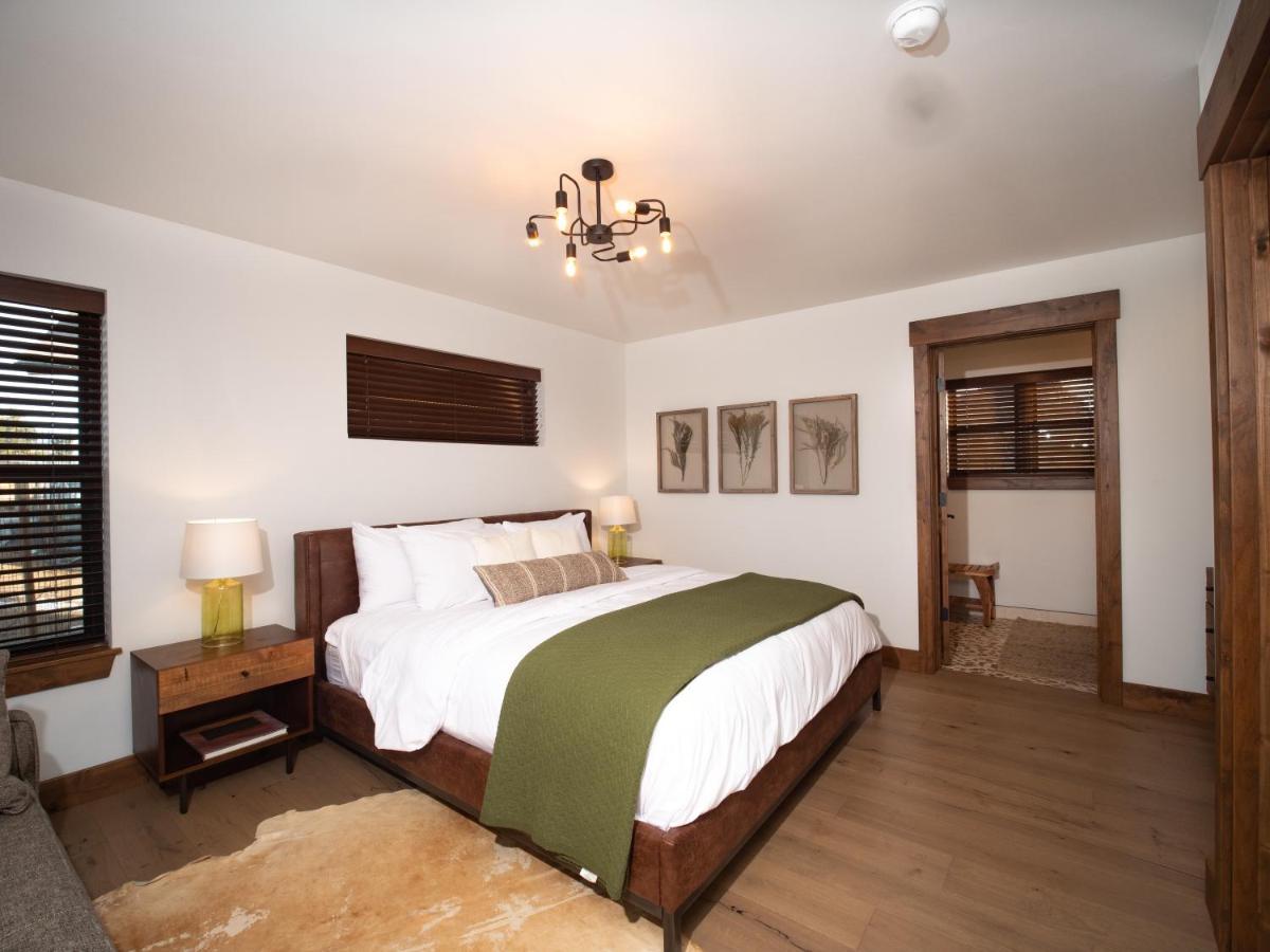 Chic Retreat Indoor Outdoor Fireplace, Private Jacuzzi, Great Location! Estes Park Ngoại thất bức ảnh