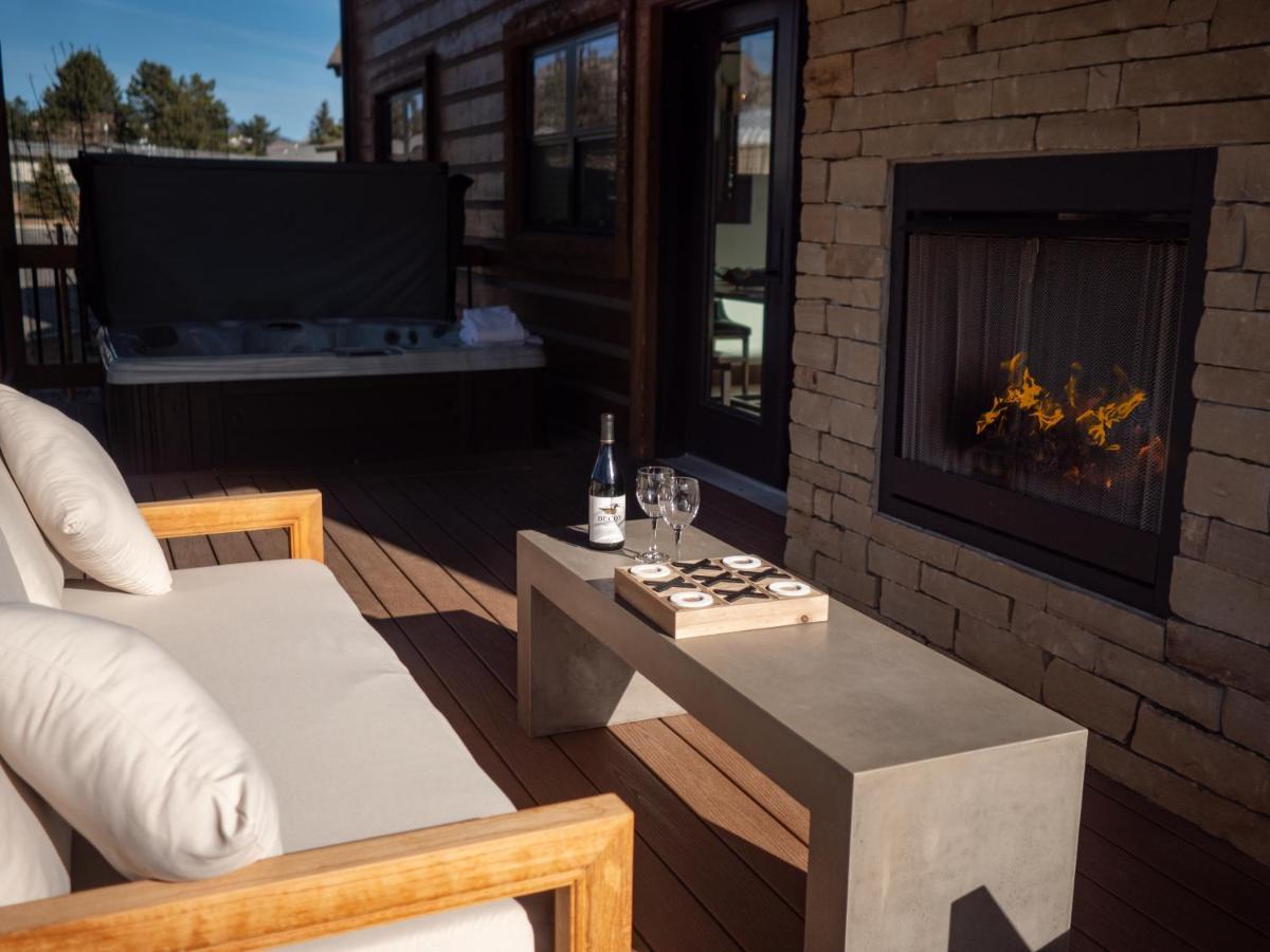 Chic Retreat Indoor Outdoor Fireplace, Private Jacuzzi, Great Location! Estes Park Ngoại thất bức ảnh