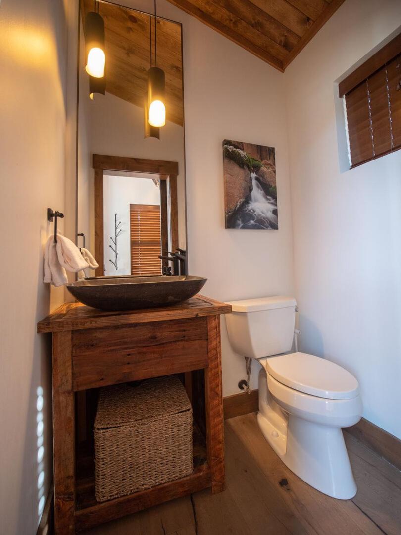 Chic Retreat Indoor Outdoor Fireplace, Private Jacuzzi, Great Location! Estes Park Phòng bức ảnh