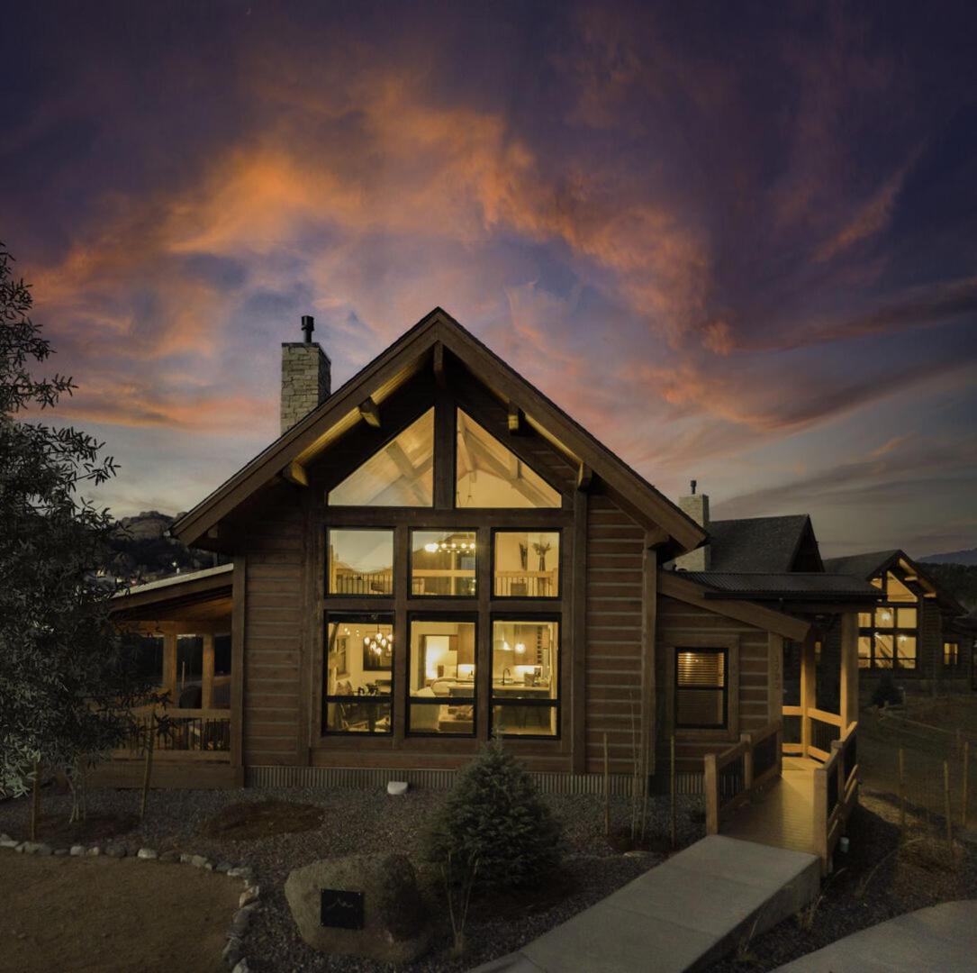 Chic Retreat Indoor Outdoor Fireplace, Private Jacuzzi, Great Location! Estes Park Phòng bức ảnh