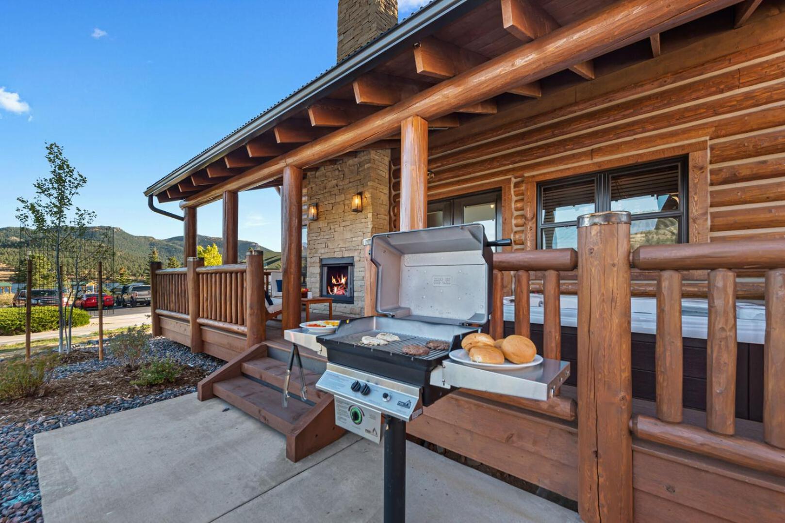 Chic Retreat Indoor Outdoor Fireplace, Private Jacuzzi, Great Location! Estes Park Phòng bức ảnh